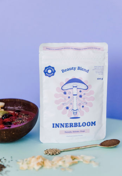 Innerbloom blend with smoothie bowl and spoon